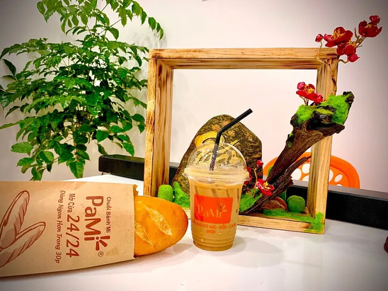 Bánh Mì Miền Trung Và Bánh Mì Sài Gòn: Hai Trường Phái, Một Cuộc Tranh Luận Không Hồi Kết Trong Cộng Đồng Việt Mỹ